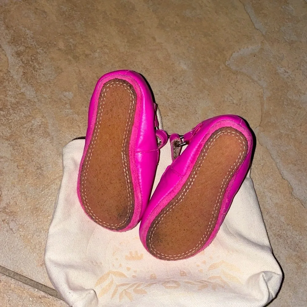 Easy Peasy Lillyp Velcro leather Mary Jane soft soled shoes in “fushia” size 19 - Picture 3 of 7